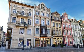 Oysters & Bubbles Gastro Rooms Rynek Square